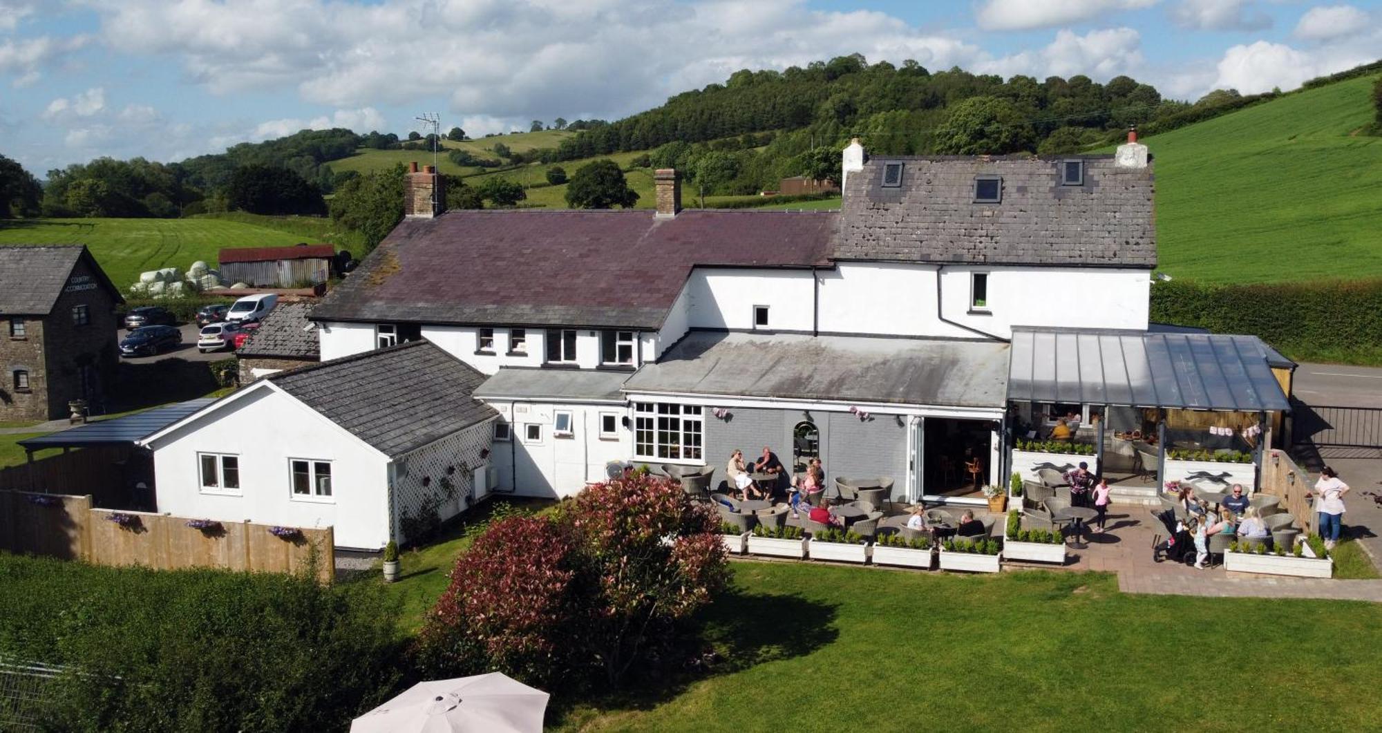 The Greyhound Inn And Hotel Usk Exterior foto